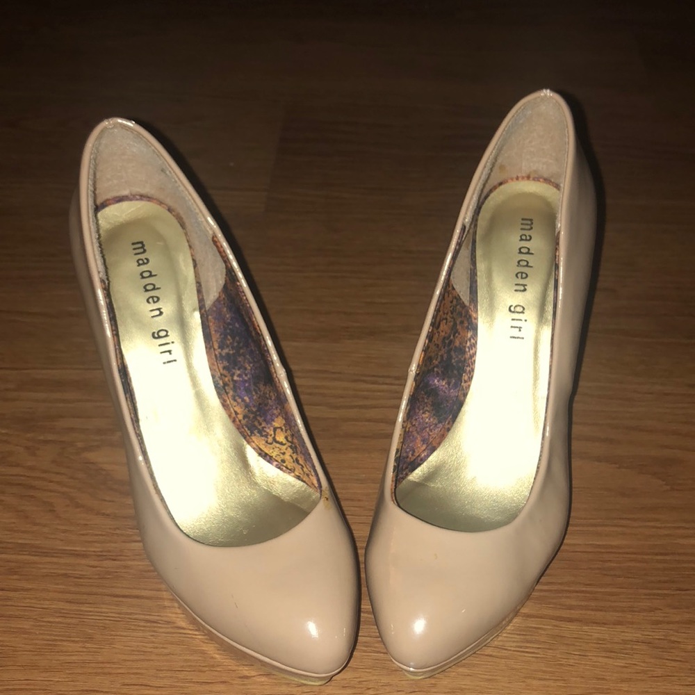 Madden Girl Nude Pump